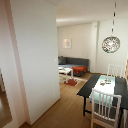 Super Cozy In Picturesque Neighborhood Apartment